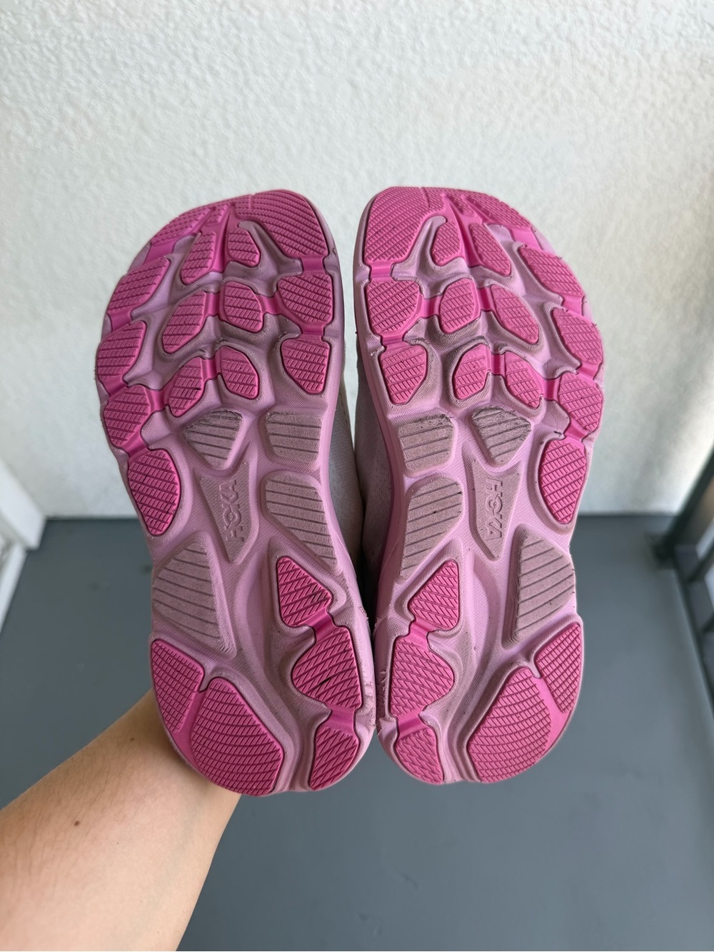 HOKA Kids’ Size 5 (Women’s 7) Clifton 10 Running Shoes Rose Cream / Dried Rose - Picture 5 of 5
